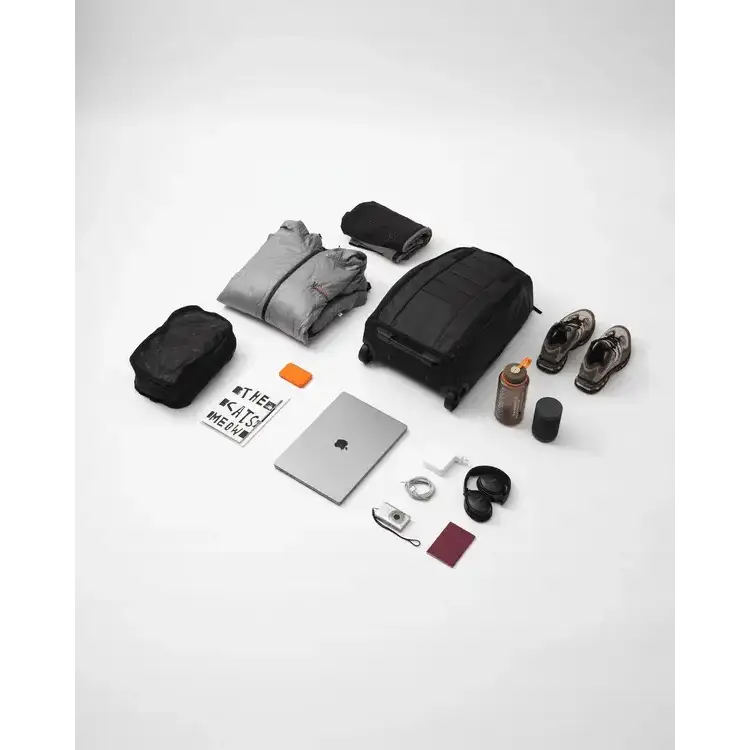 DB Hugger Roller Bag Carry-On 40L - Black Out - Back Packs
